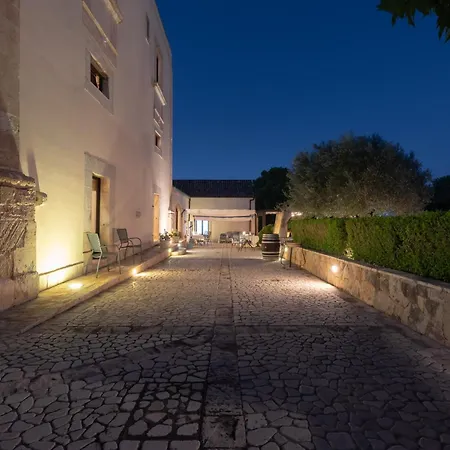 Relais Torre Marabino בית כפרי