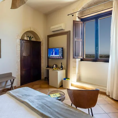 בית כפרי Relais Torre Marabino
