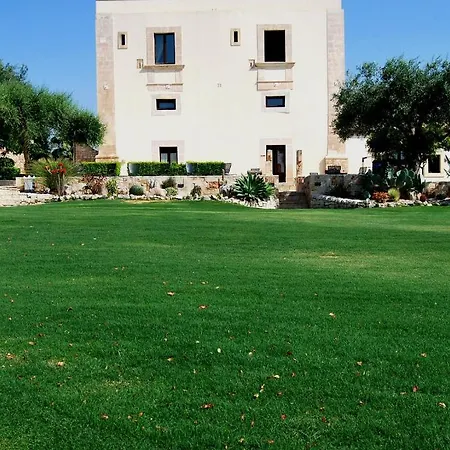 בית כפרי Relais Torre Marabino