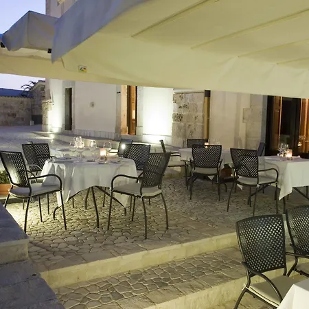 Relais Torre Marabino * איספיקה