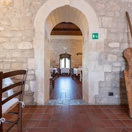 בית כפרי Relais Torre Marabino *
