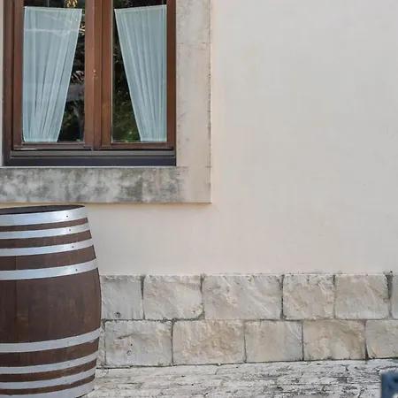 בית כפרי Relais Torre Marabino *